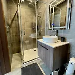 Two Bedroom Highly Finished Apartamento