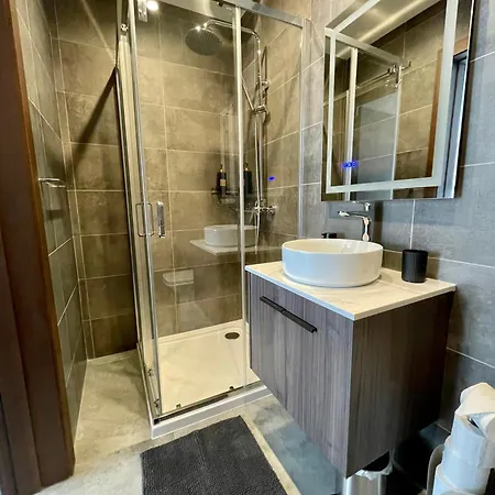 Two Bedroom Highly Finished 아파트