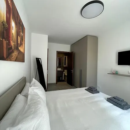 Two Bedroom Highly Finished Apartamento